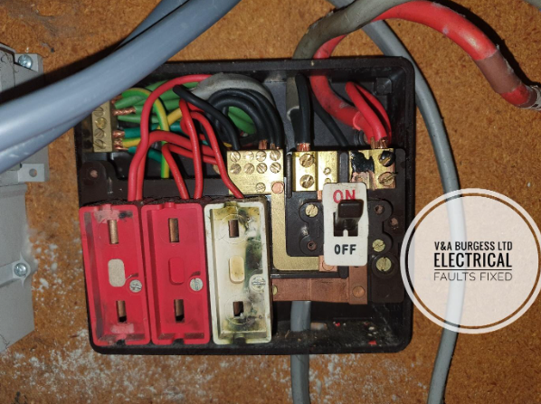 Old fuse Box with signs of fuses blowing regularly - Electrical Faults Fixed