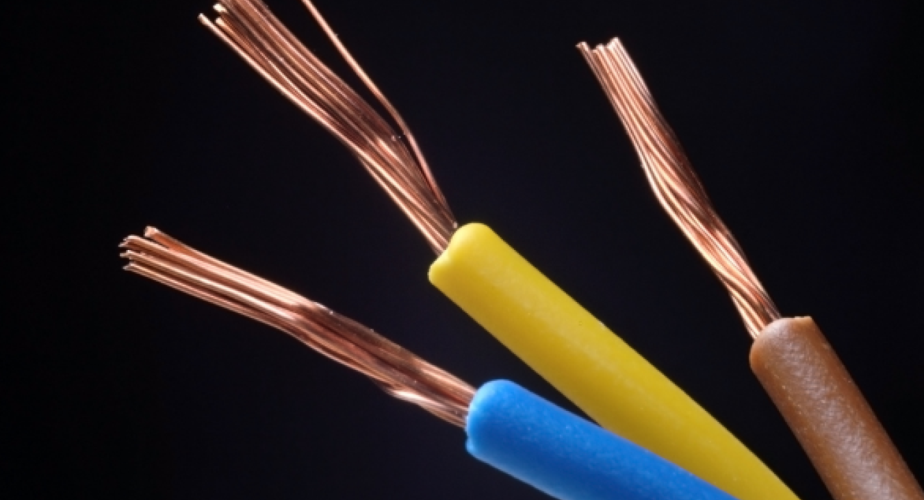 3 Core Cable, what is it used for vs 2 Core Cable? - Electrical Faults Fixed