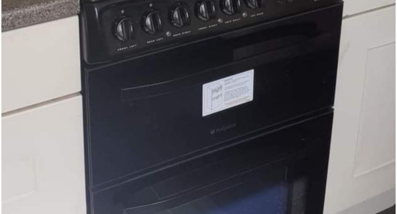 Can an electric oven plug into a normal socket? - Electrical Faults Fixed